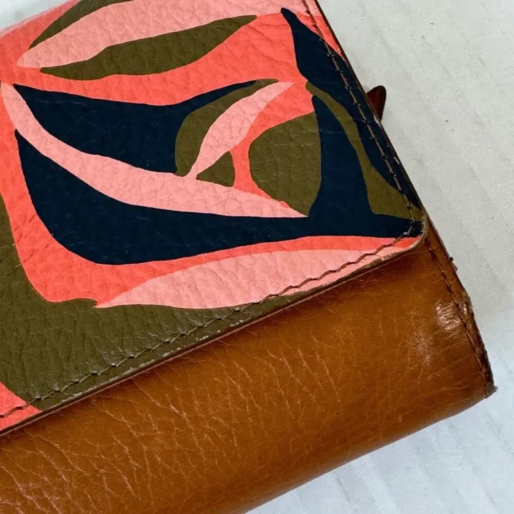 Fossil Tan Orange Leather Tri Fold Wallet Women’s Accessories Abstract Spring
